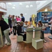 Ausstellung in einer Schule in Wilhelmshafen, 2023.
